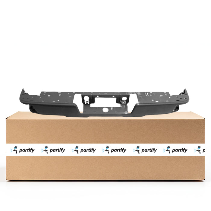 Barra frontal para parachoques trasero Chevrolet Silverado 1500/1500 LD/GMC Sierra 1500/Sierra 1500 Limited con paquete Z71 y escalón de esquina sin sensores de asistencia de estacionamiento - GM1102566