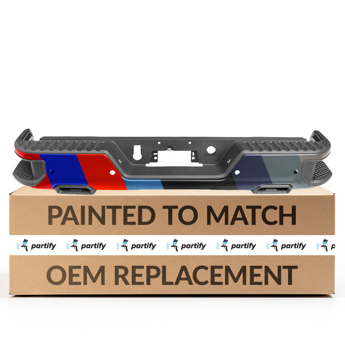 Parachoques trasero con escape doble para Chevrolet Silverado/GMC Sierra 1500; con luz de estacionamiento; con BSD; con luz de matrícula; con punta de escape negra - GM1103263