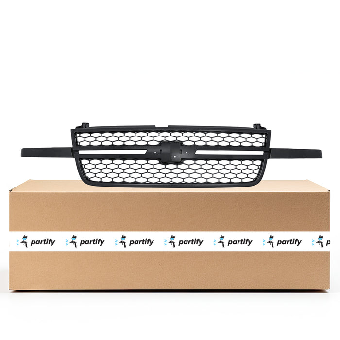 Parrilla OEM para camioneta Chevrolet Silverado con marco negro y diseño de panal negro, modelo SS - 15276048