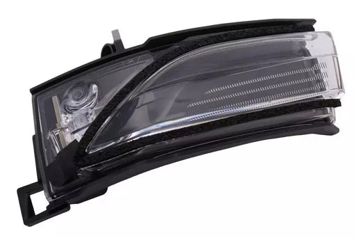 Cadillac/Chevrolet/GMC Escalade/Escalade ESV/Suburban/Tahoe/Yukon/Yukon XL Door Mirror Turn Signal Light - GM1328105