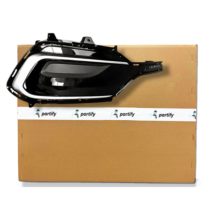 Hyundai Santa Fe Sport Grille Passenger Side Painted Black/Silver With Hole Insert Sport - HY1039141