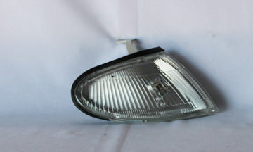 Mazda Protege Passenger Side Parking Light Assembly - MA2521108