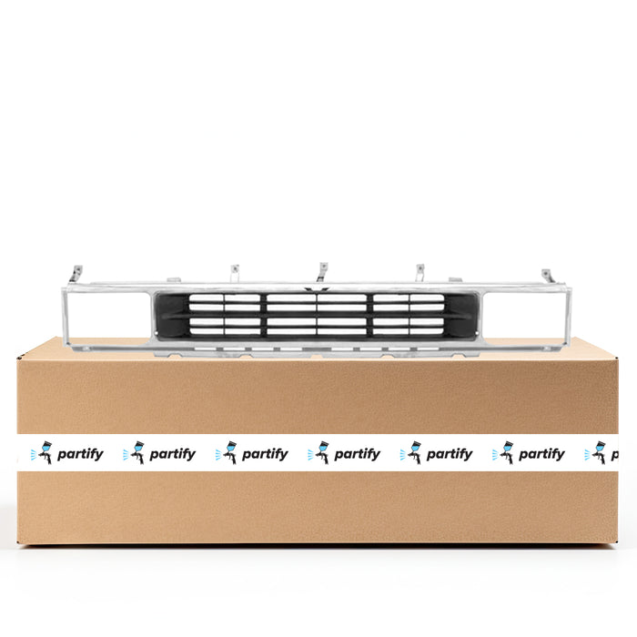 Conjunto de parrilla plateada del Nissan Pathfinder - NI1200164