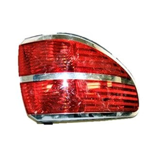 Saturn Outlook Passenger Side Tail Light Assembly Outer - GM2805104